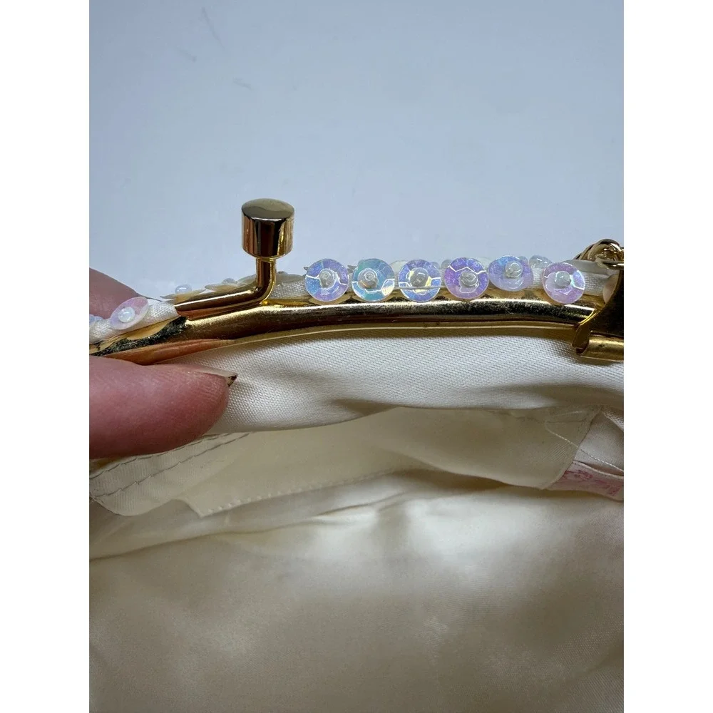 Vintage 1960s La Regale Iridescent Sequin Beaded Bridal Clutch Purse. Perf cond